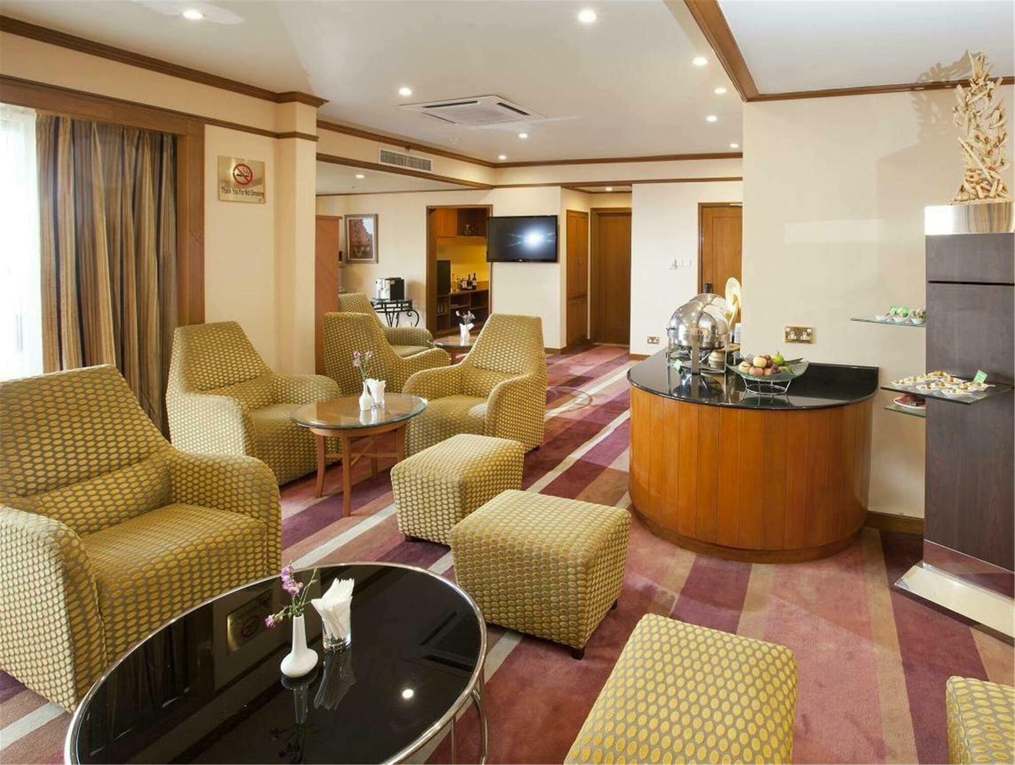 ดอร์เซตต์ แกรนด์ ลาบวน Hotel ภายนอก รูปภาพ