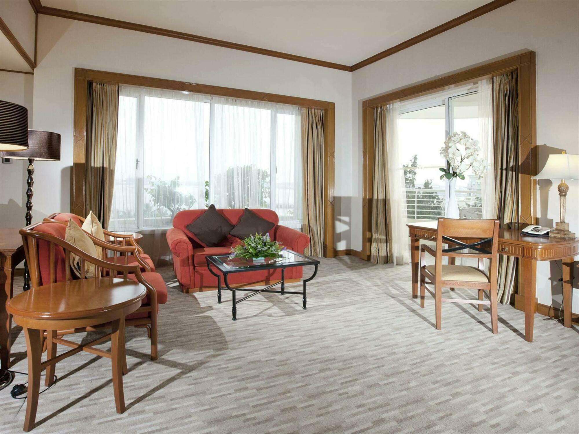 ดอร์เซตต์ แกรนด์ ลาบวน Hotel ภายนอก รูปภาพ