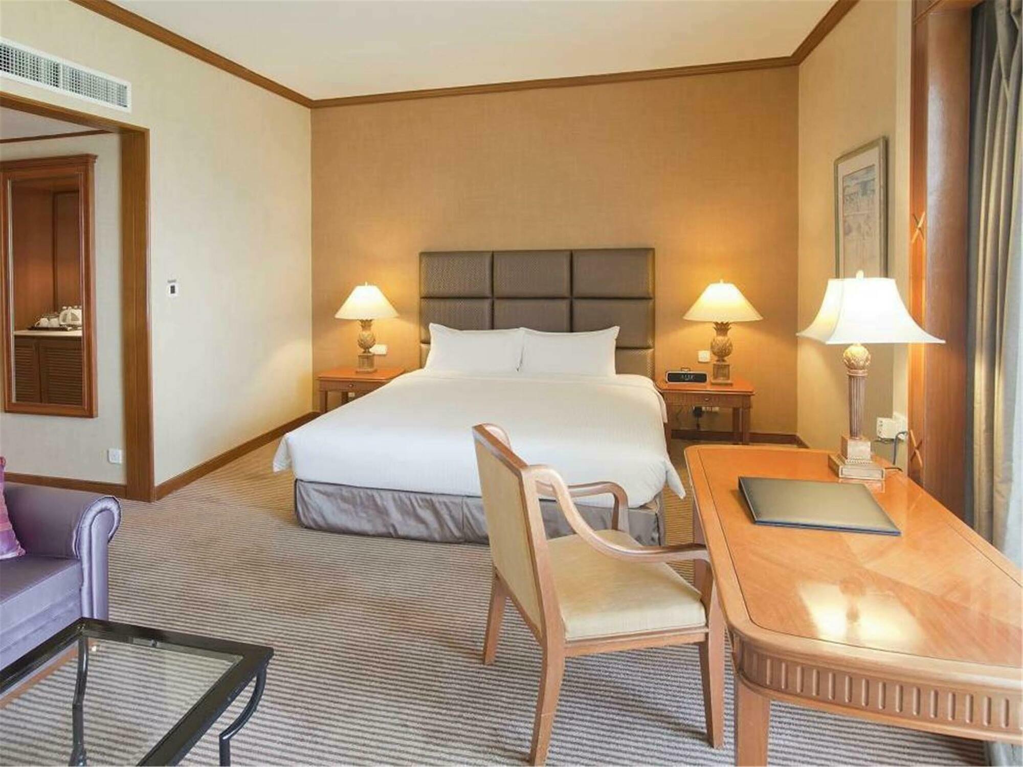 ดอร์เซตต์ แกรนด์ ลาบวน Hotel ภายนอก รูปภาพ