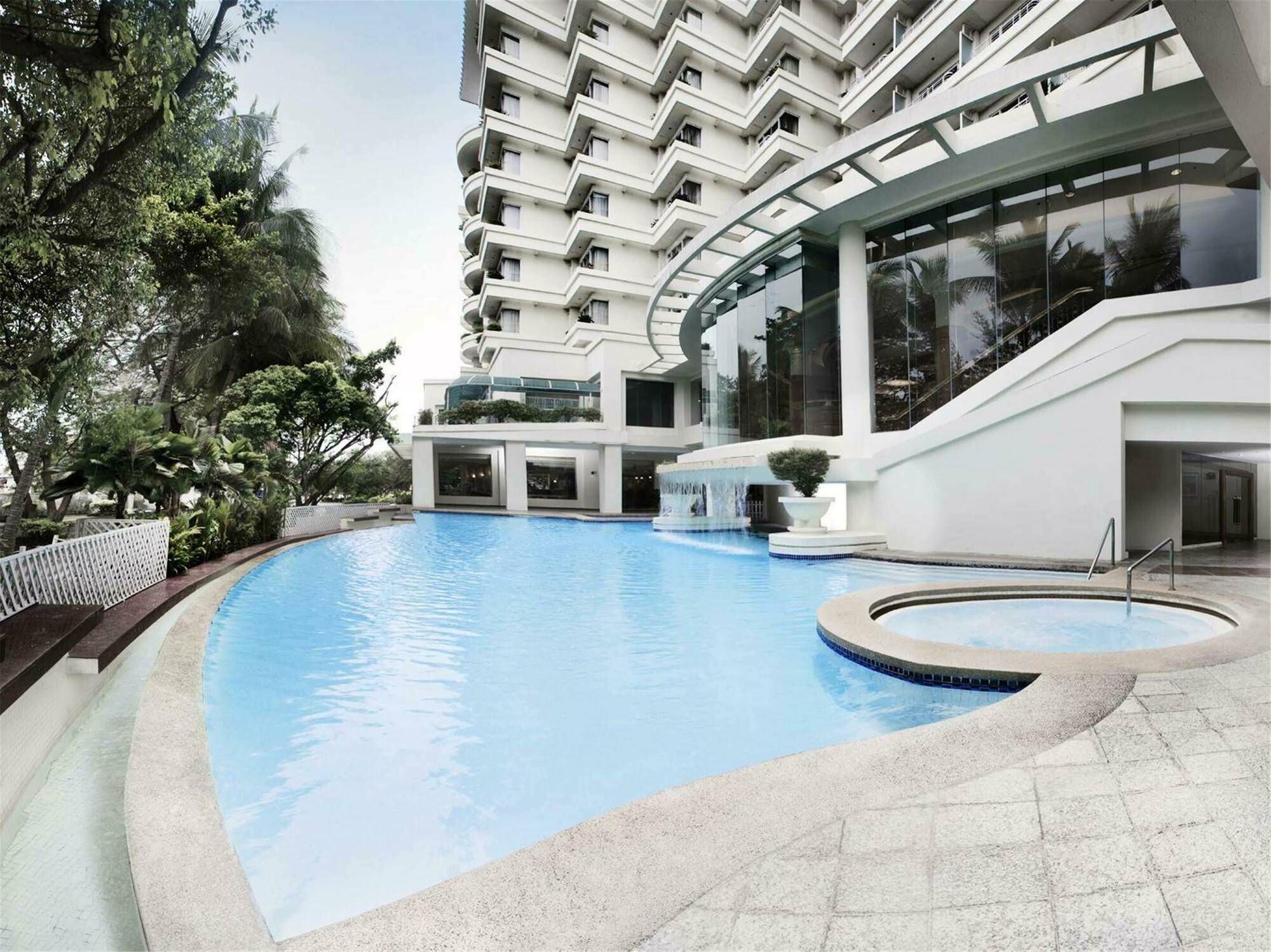 ดอร์เซตต์ แกรนด์ ลาบวน Hotel ภายนอก รูปภาพ